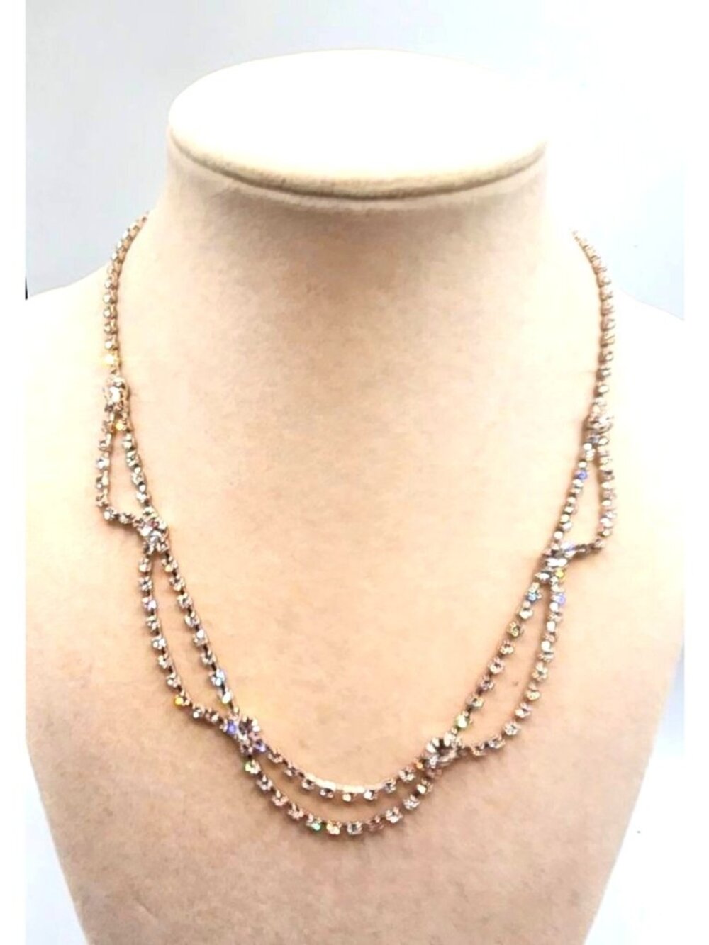 Elegant Rhinestone Layered Necklace With Lobster Clasp